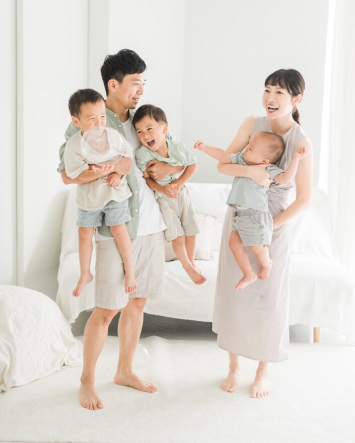 三個男孩的家庭寫真