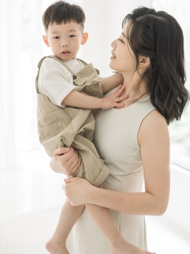 三歲與六歲寶貝的親子寫真，自然互動親子寫真，台中親子寫真，親子全家福