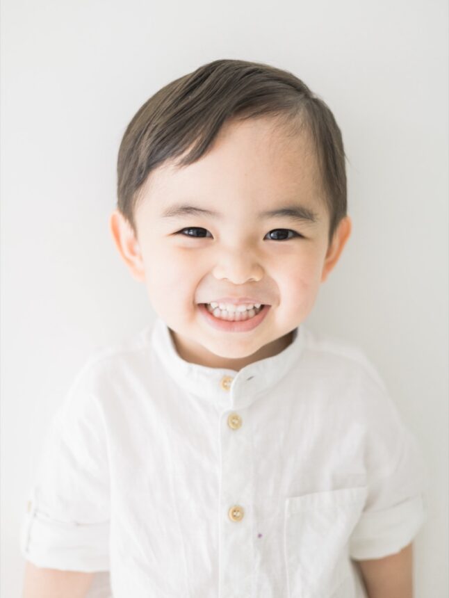 三歲孩子的親子寫真與生日玩彩繪蛋糕寫真