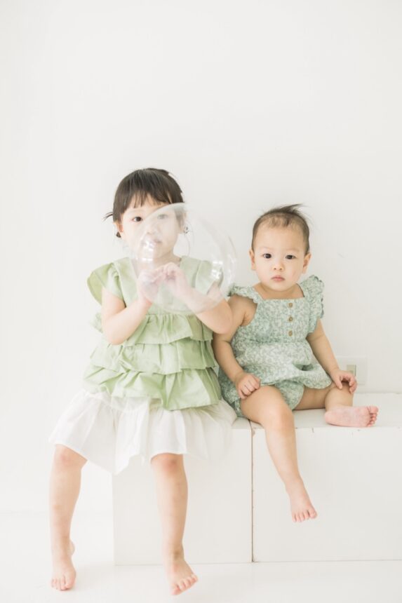 週歲寶寶的蛋糕計畫與親子寫真，週歲寶寶與手足互動、毛孩親子寫真、自然的親子攝影紀念