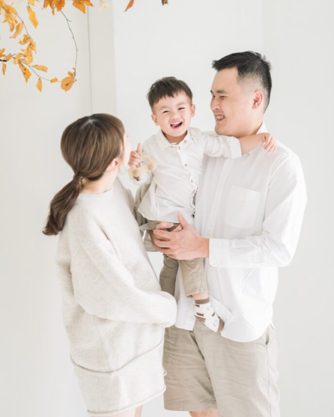 孕期親子寫真，孕媽咪跟大寶的溫馨互動，自然的親子攝影