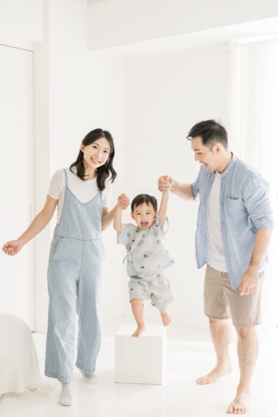 自然有溫度與笑容的兩歲家庭寫真