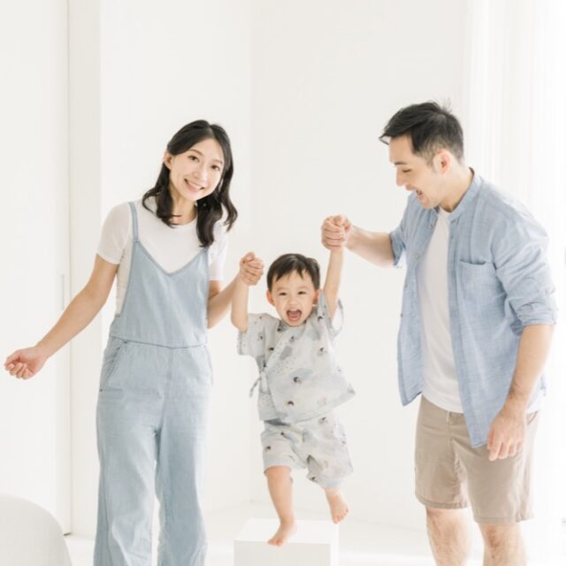 自然有溫度與笑容的兩歲家庭寫真