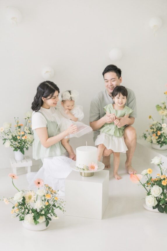 週歲寶寶的蛋糕計畫與親子寫真，週歲寶寶與手足互動、毛孩親子寫真、自然的親子攝影紀念