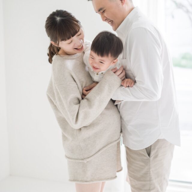 孕期親子寫真，孕媽咪跟大寶的溫馨互動，自然的親子攝影
