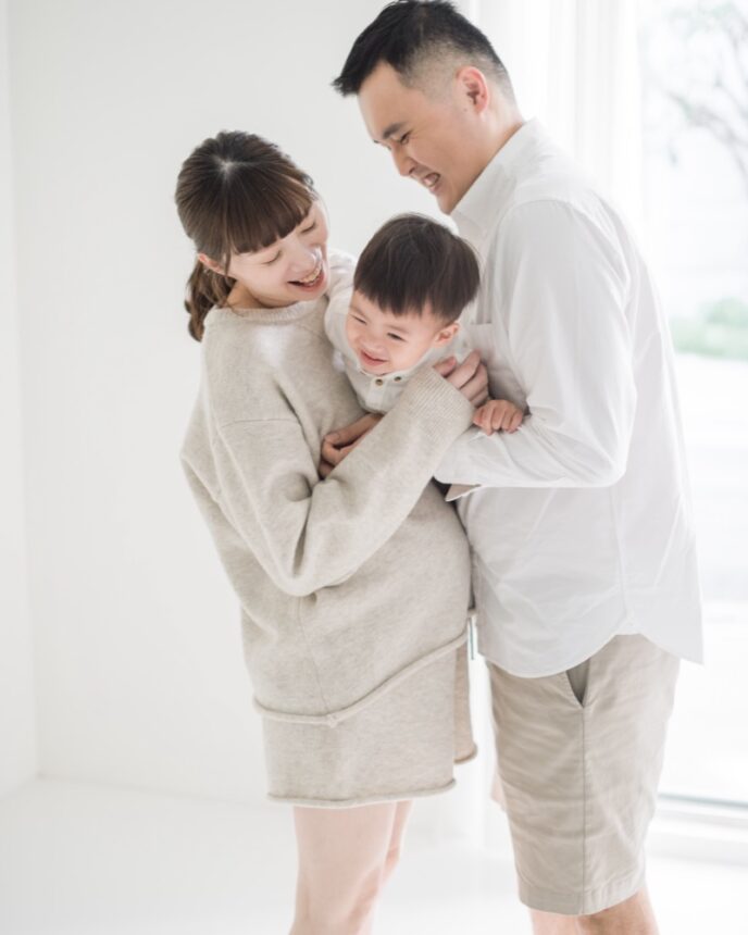 孕期親子寫真，孕媽咪跟大寶的溫馨互動，自然的親子攝影