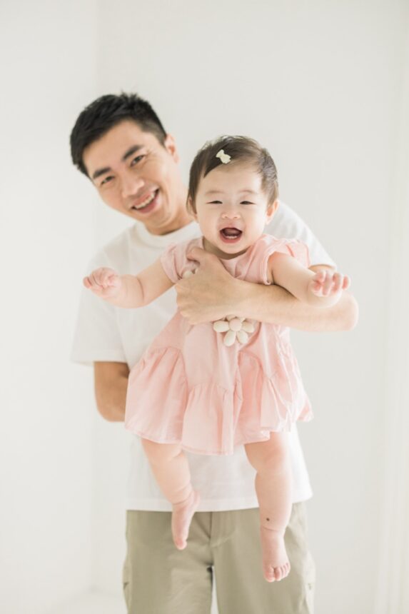 週歲親子寫真，一歲親子互動寫真，自然互動親子攝影，一歲小家庭攝影