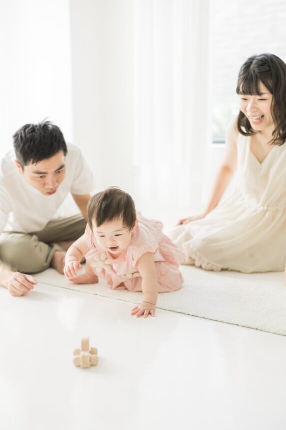 週歲親子寫真，一歲親子互動寫真，自然互動親子攝影，一歲小家庭攝影