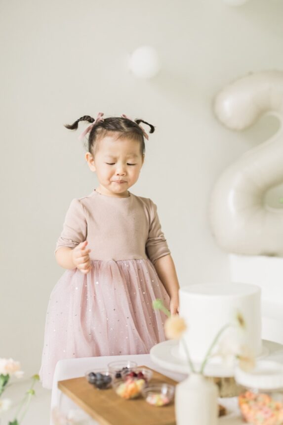 兩歲寶寶、兩歲女寶寫真、兩歲生日寫真、媽咪與女寶寫真、親子寫真、台中親子攝影、蛋糕親子互動、自然親子攝影、親子攝錄影、台中親子攝影推薦