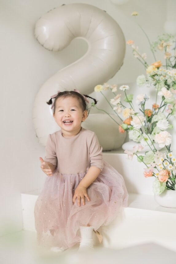 兩歲寶寶、兩歲女寶寫真、兩歲生日寫真、媽咪與女寶寫真、親子寫真、台中親子攝影、蛋糕親子互動